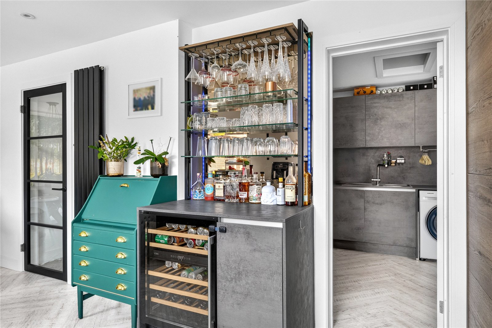 Kitchen/Utility