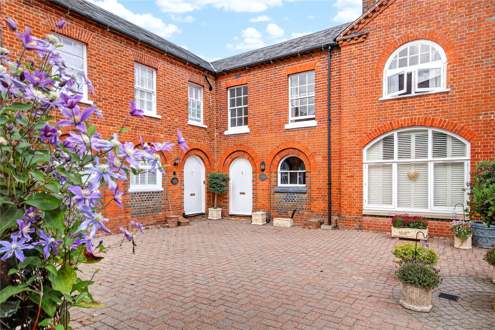 Warfield Street, Warfield, Bracknell, Berkshire, RG42