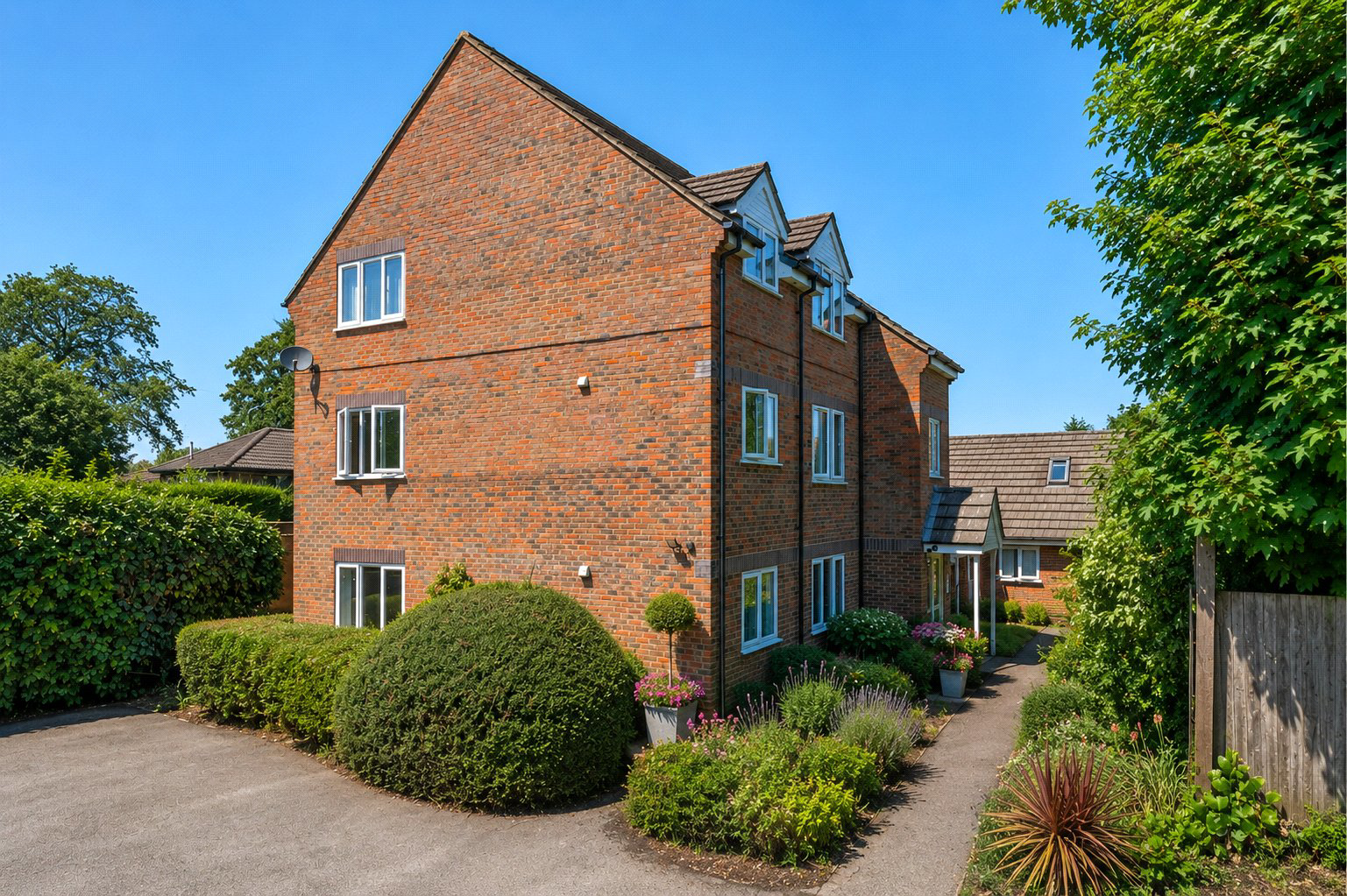 Sunninghill Road, Sunninghill, Ascot, Berkshire, SL5