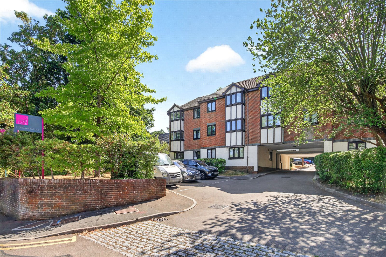 Crowthorne Road, Bracknell, Berkshire, RG12