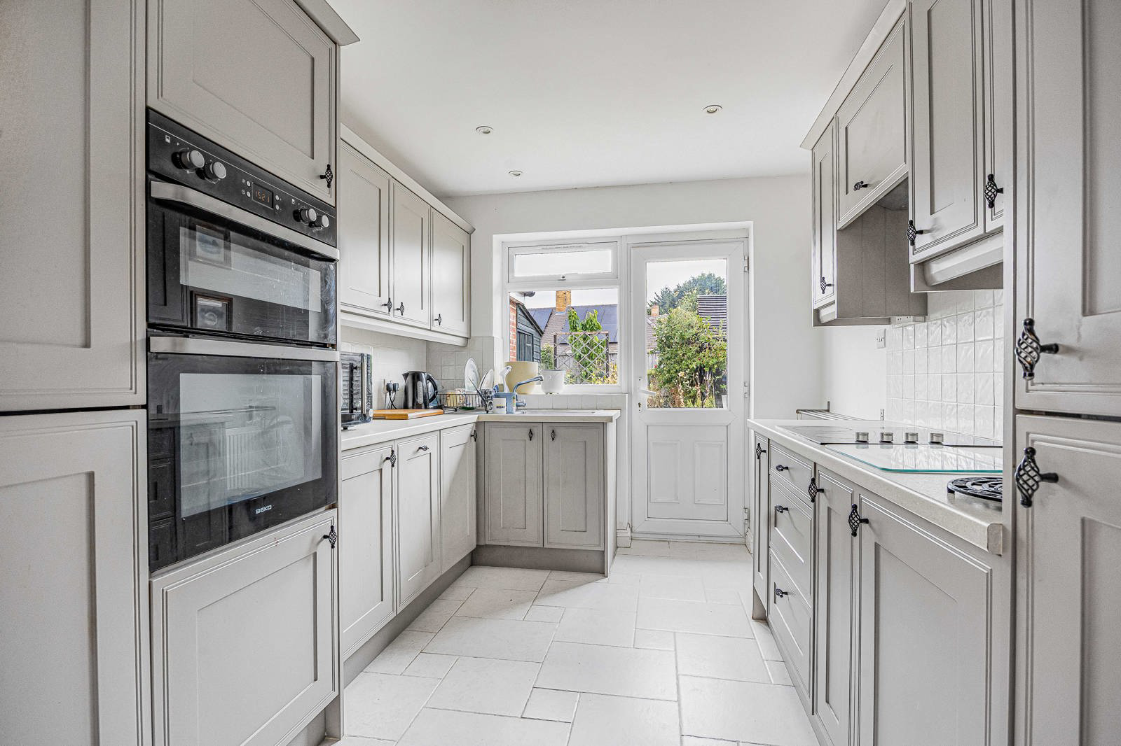 Sun Crescent, Oakley, Aylesbury, Buckinghamshire, HP18, photo 2