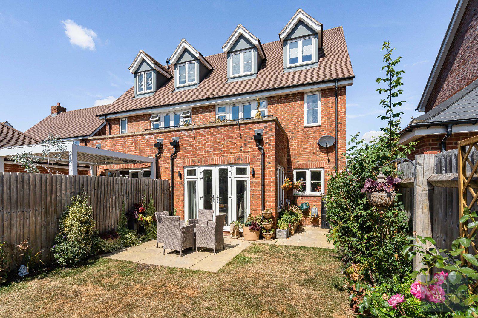 Coxon Close, Haddenham, Aylesbury, Buckinghamshire, HP17
