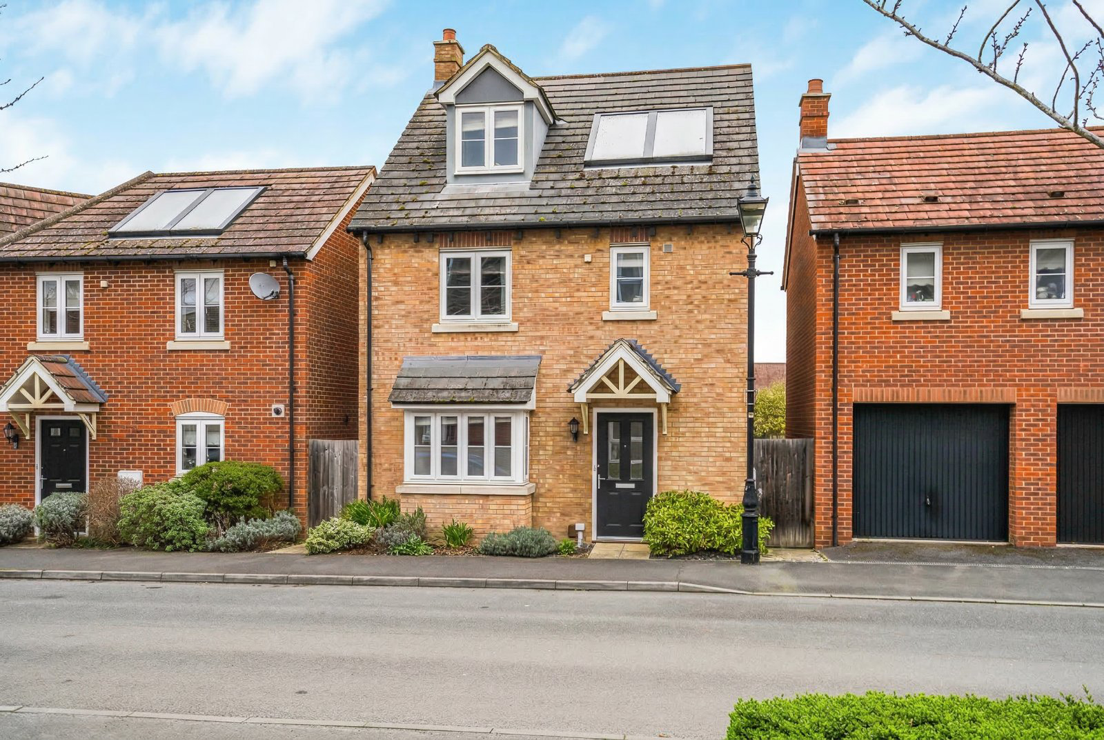 Corbetts Way, Thame, Oxfordshire, OX9