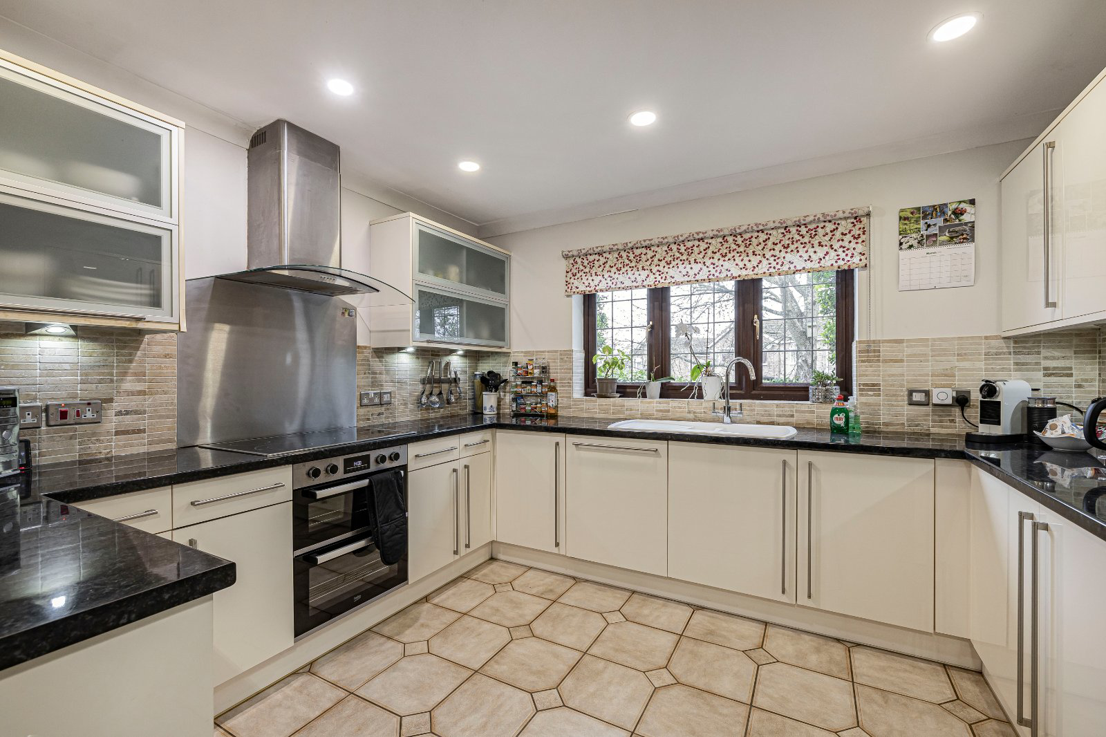 Morton King Close, Shabbington, Aylesbury, Buckinghamshire, HP18, photo 8