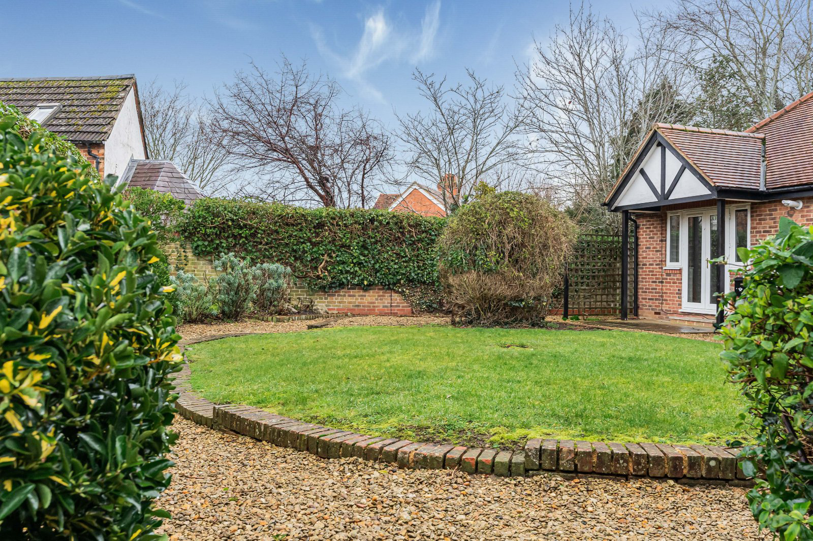 Park Court, Thame, Oxfordshire, OX9, photo 2