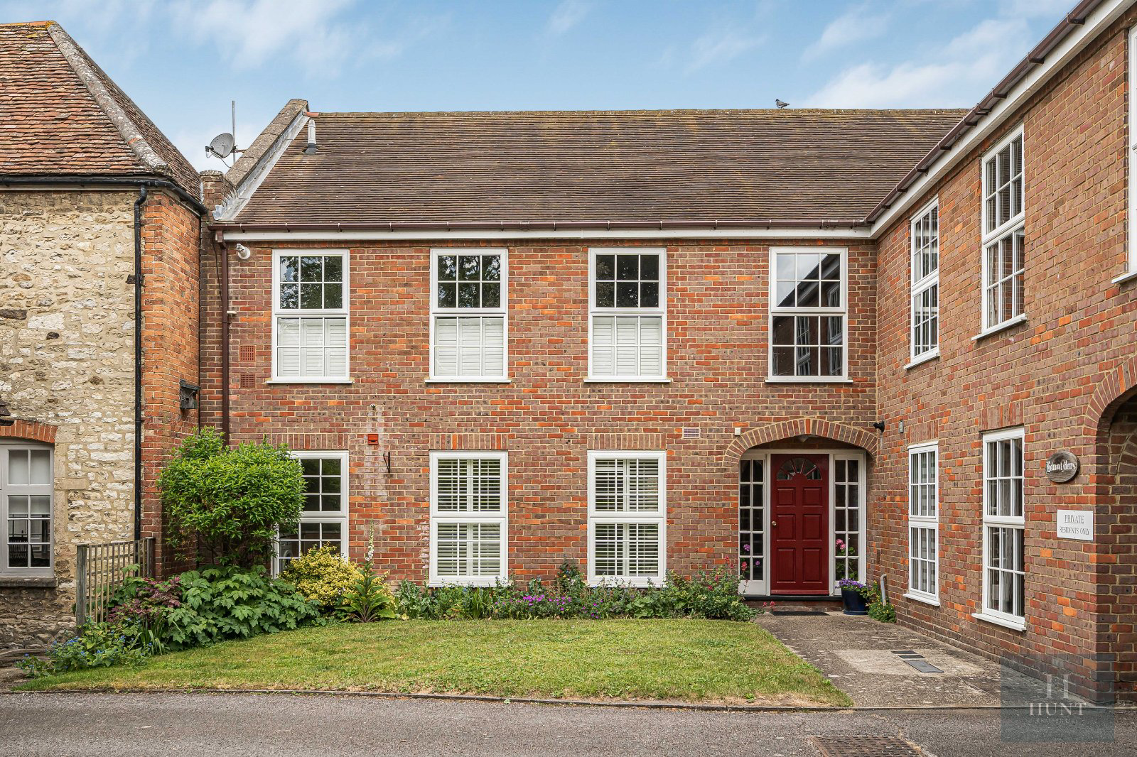 Belmont Mews, Upper High Street, Thame, Oxfordshire, OX9