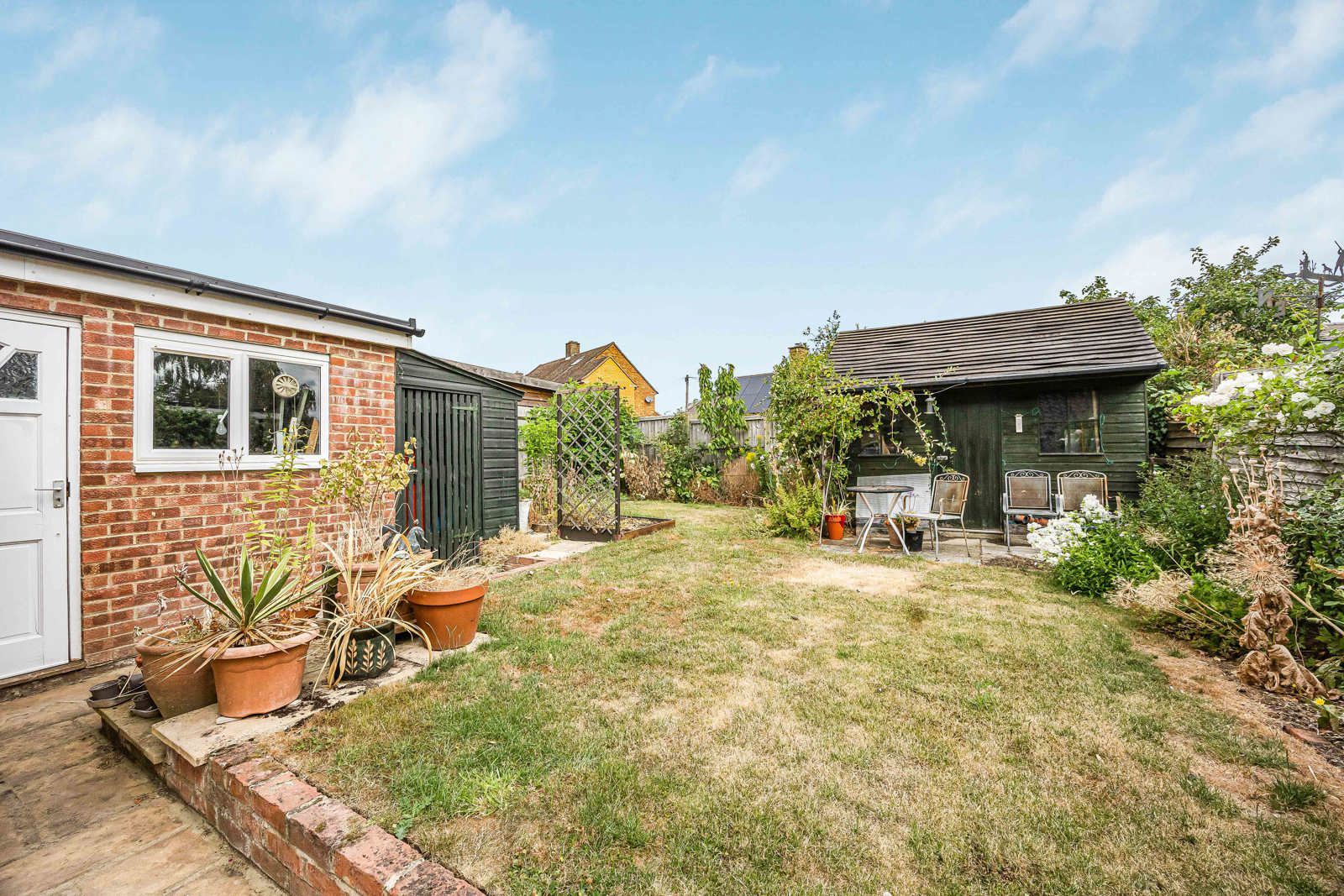 Sun Crescent, Oakley, Aylesbury, Buckinghamshire, HP18, photo 10