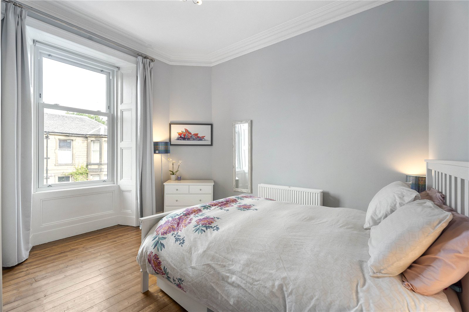 16/4 West Savile Ter