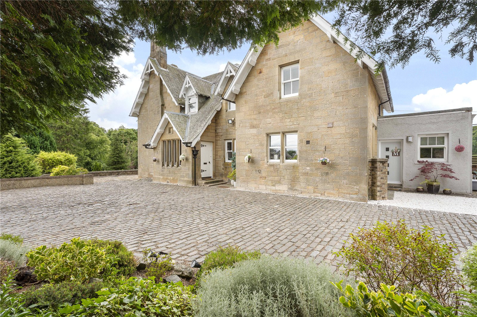 The Thorns 13 Forkneuk Road, Uphall, West Lothian, Eh52 6Bl, UPHALL, WEST LOTHIAN, EH52 6BL