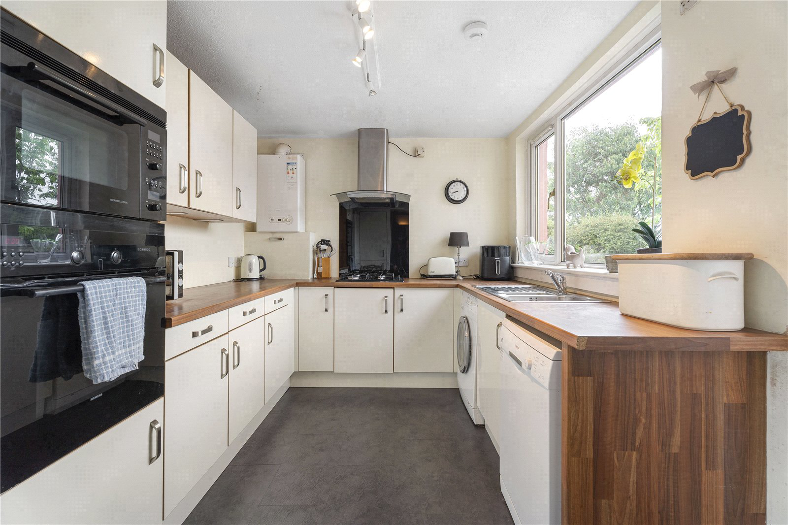 Bruntstane Crescent