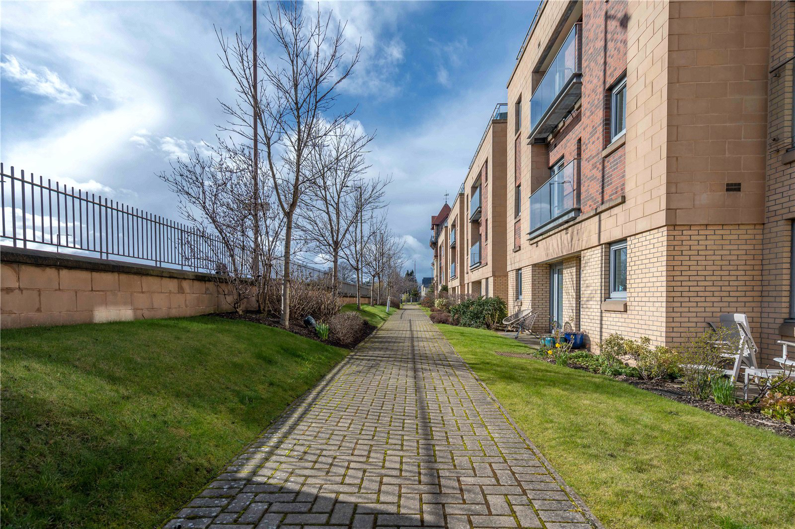 8 Lyle Court 19