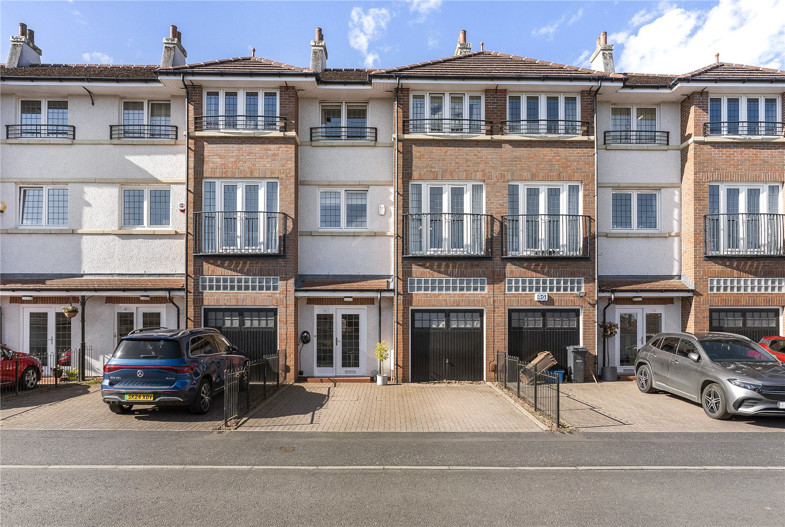 Hillpark Grove, Blackhall, Edinburgh, EH4