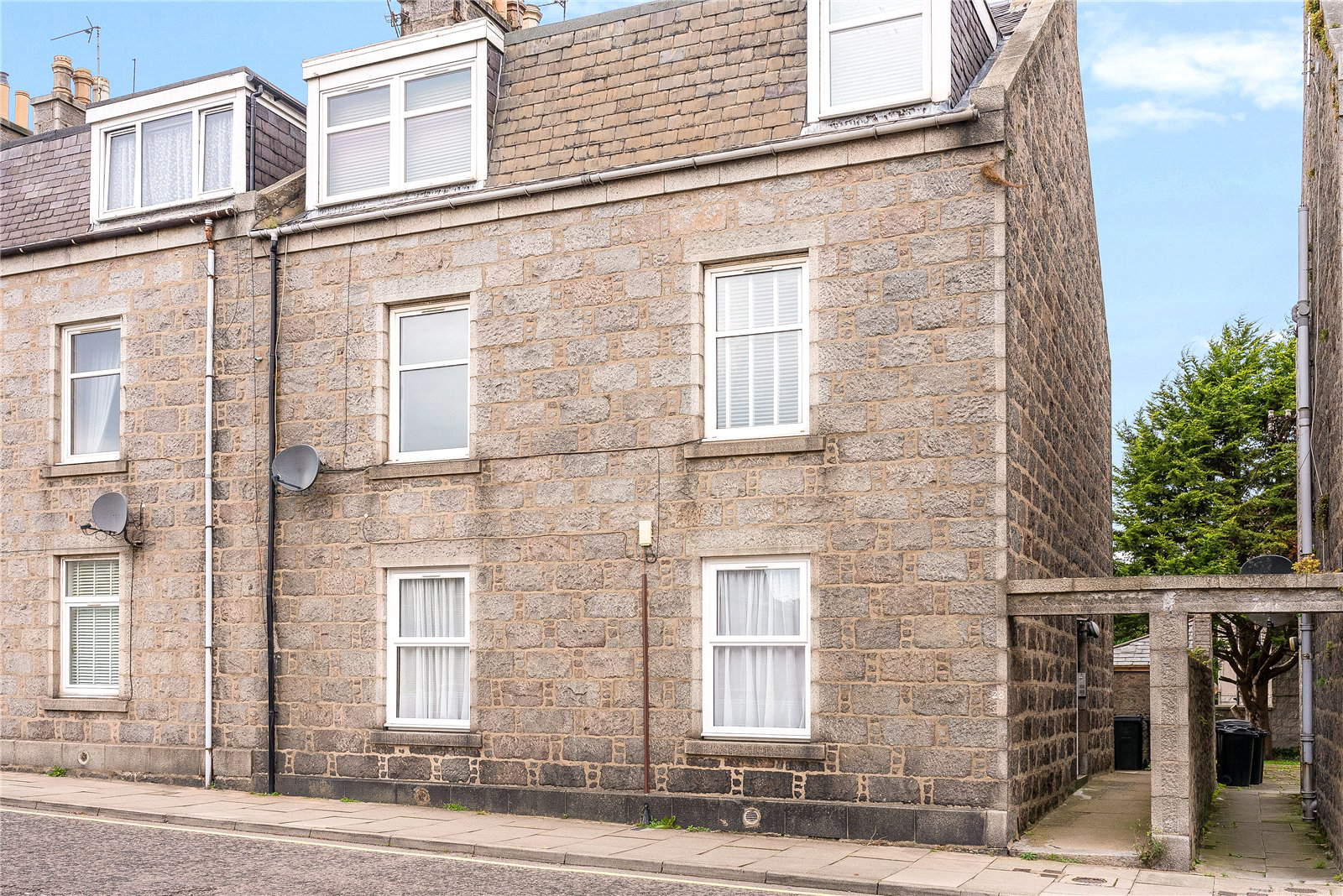 Broomhill Road, Aberdeen, AB10