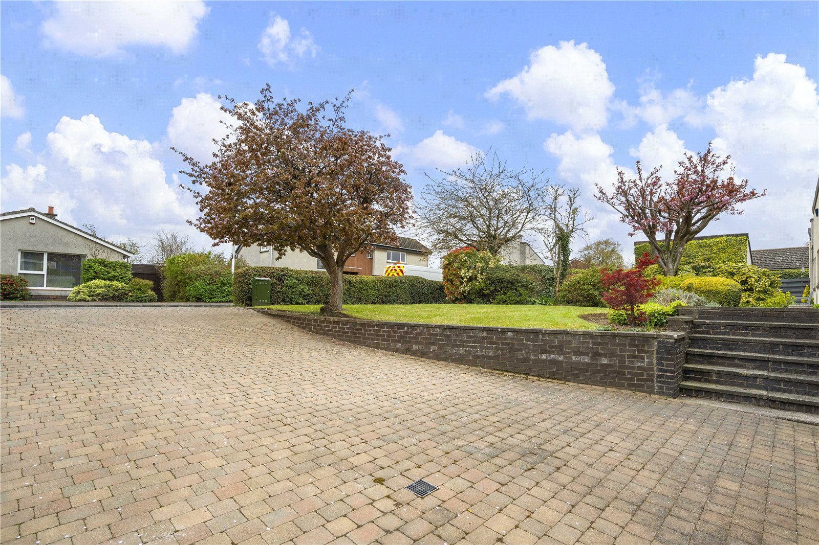 15 Burnbrae