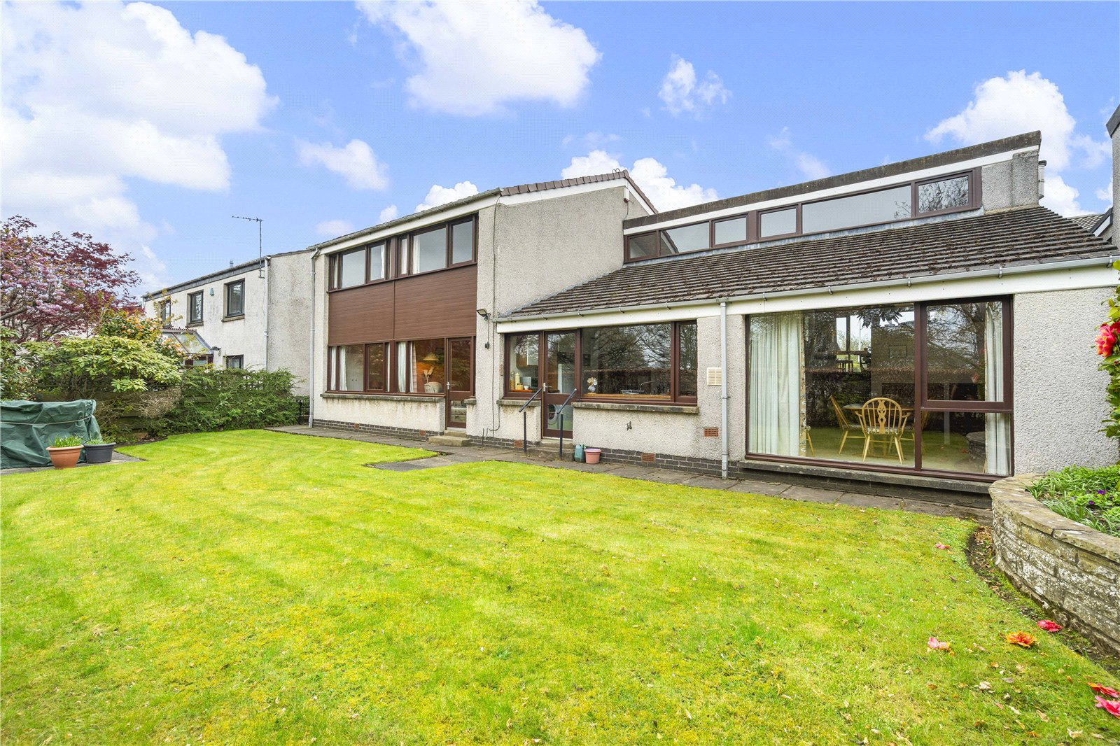 15 Burnbrae