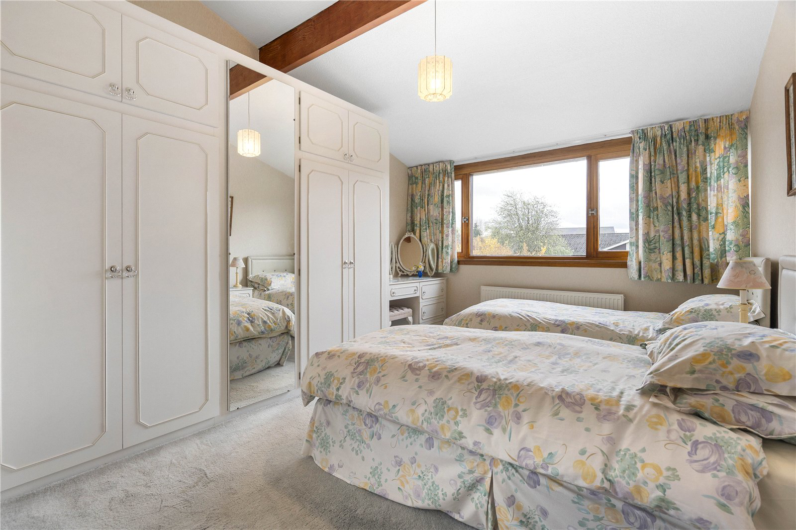 15 Burnbrae
