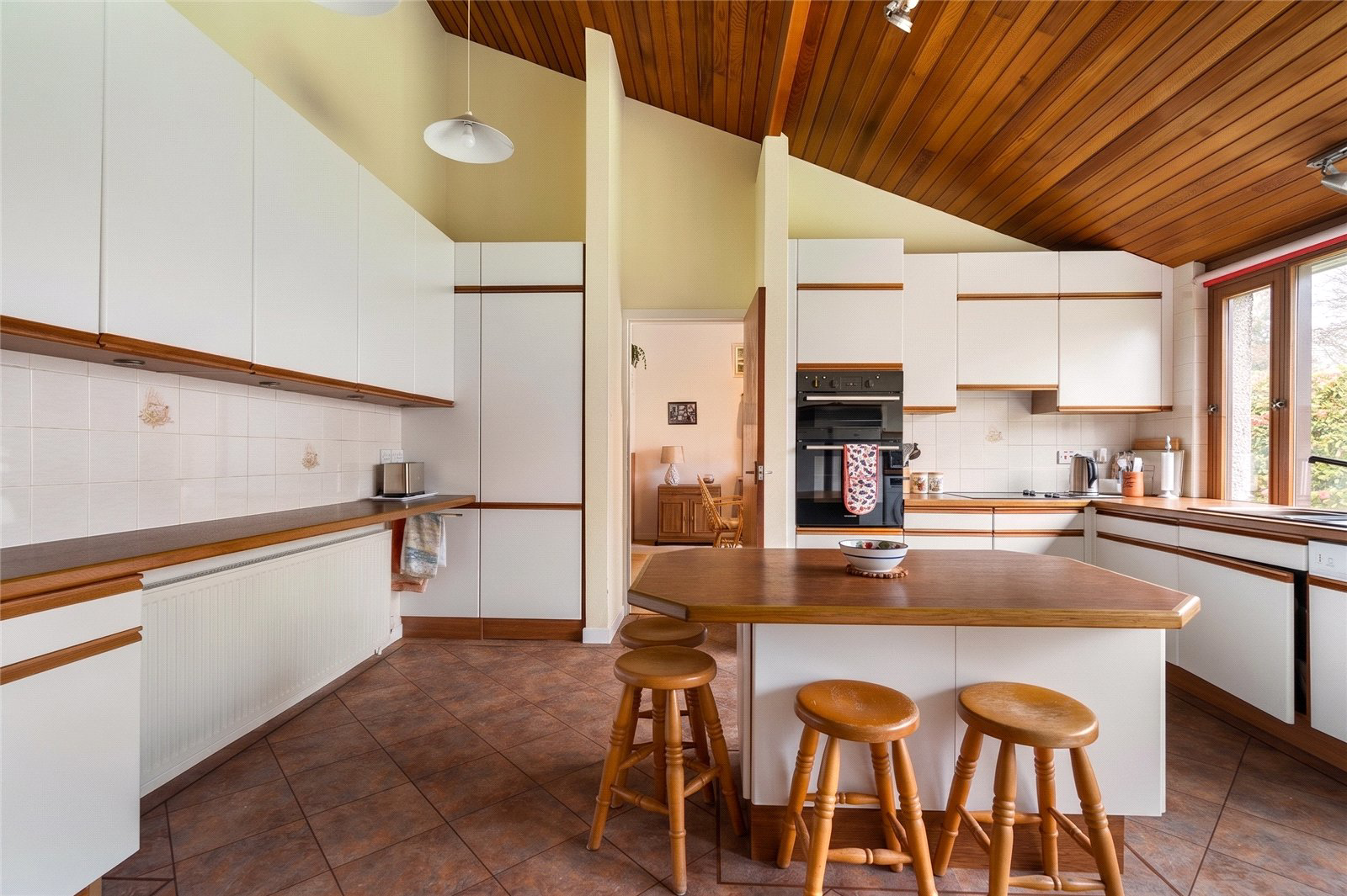 15 Burnbrae
