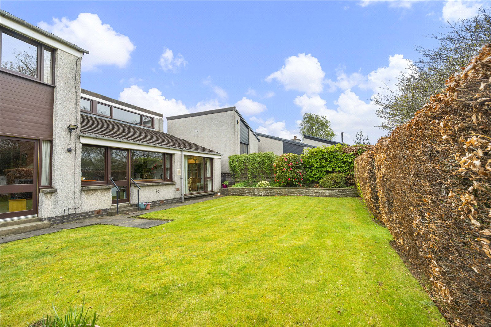 15 Burnbrae