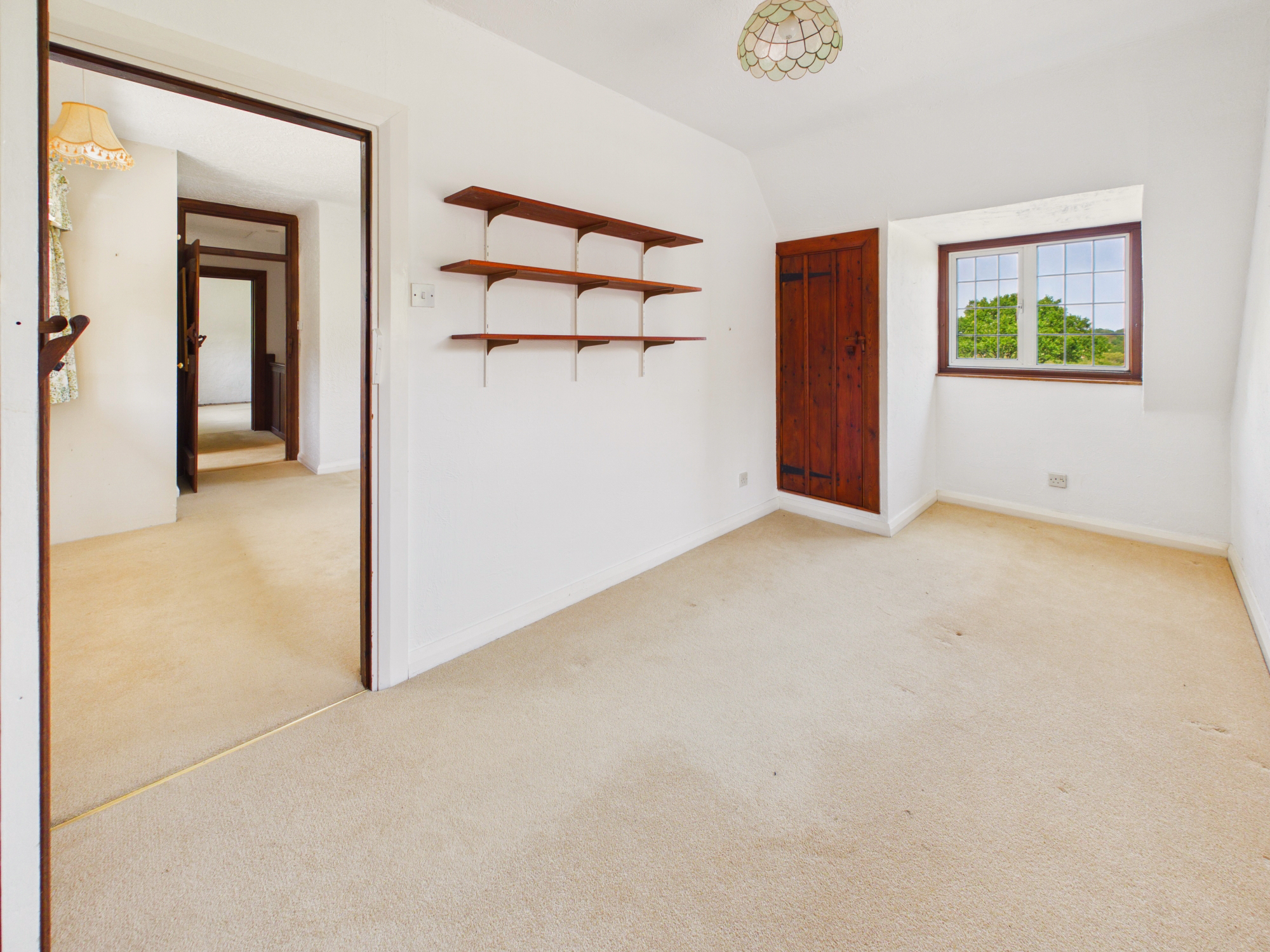 bedroom/dressing room