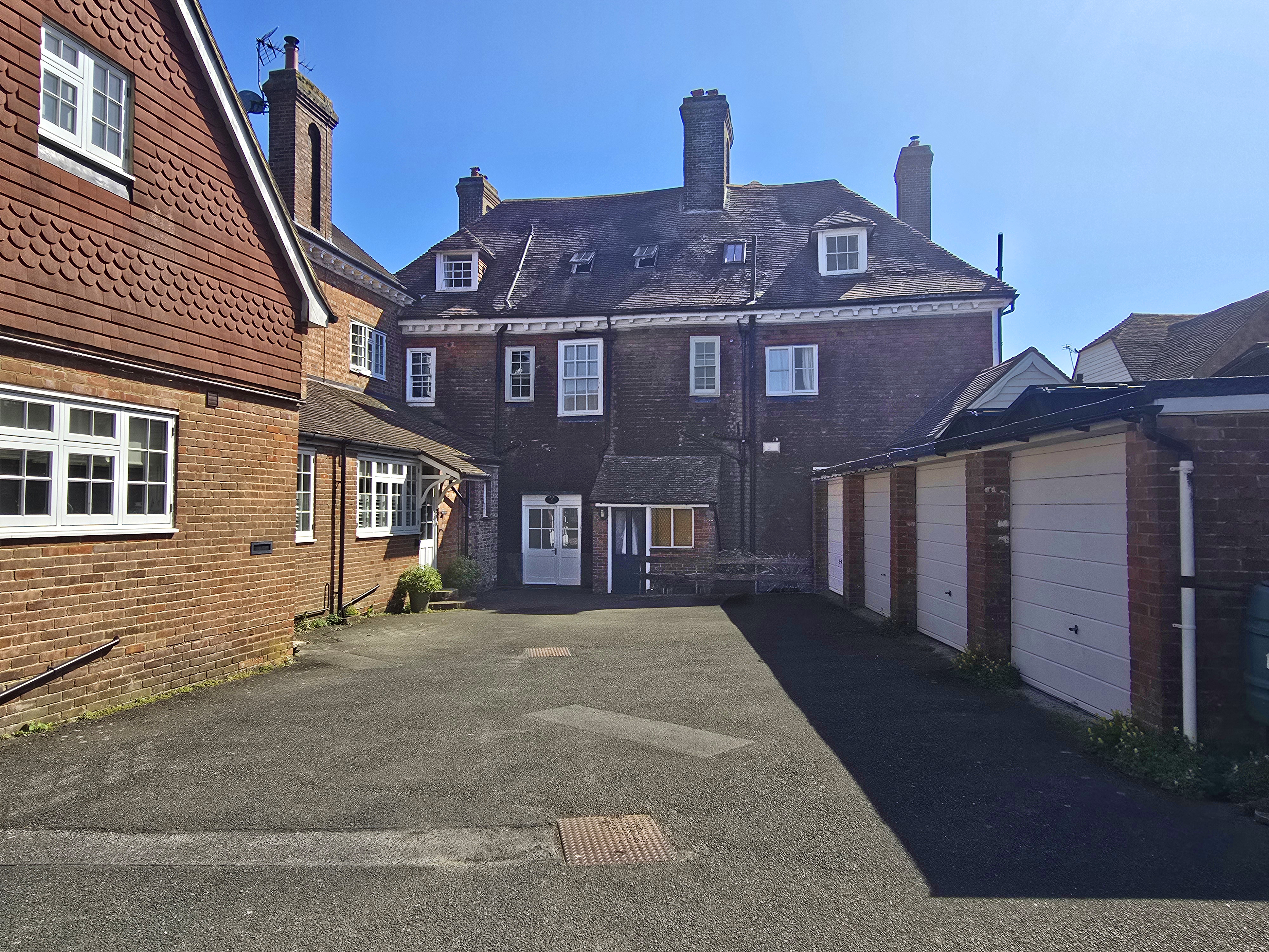 Beautiful, character, top floor flat in the centre of Ticehurst, photo 14