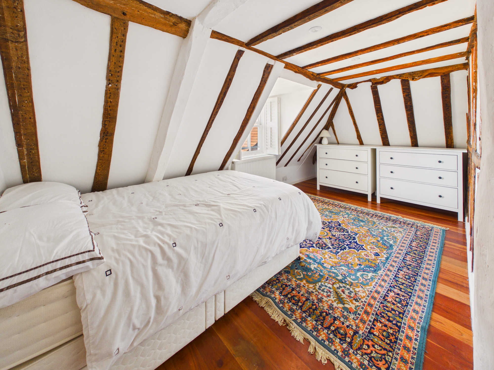 Beautiful, character, top floor flat in the centre of Ticehurst, photo 6
