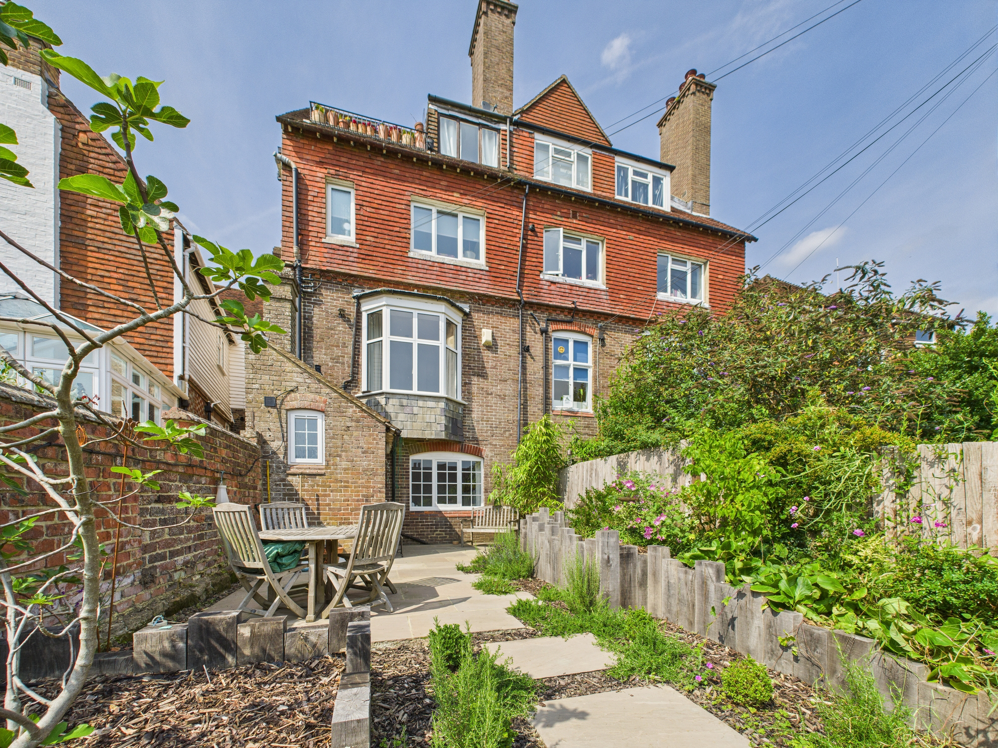 Ground Floor Flat, The Martletts, High Street, Mayfield. TN20 6AB