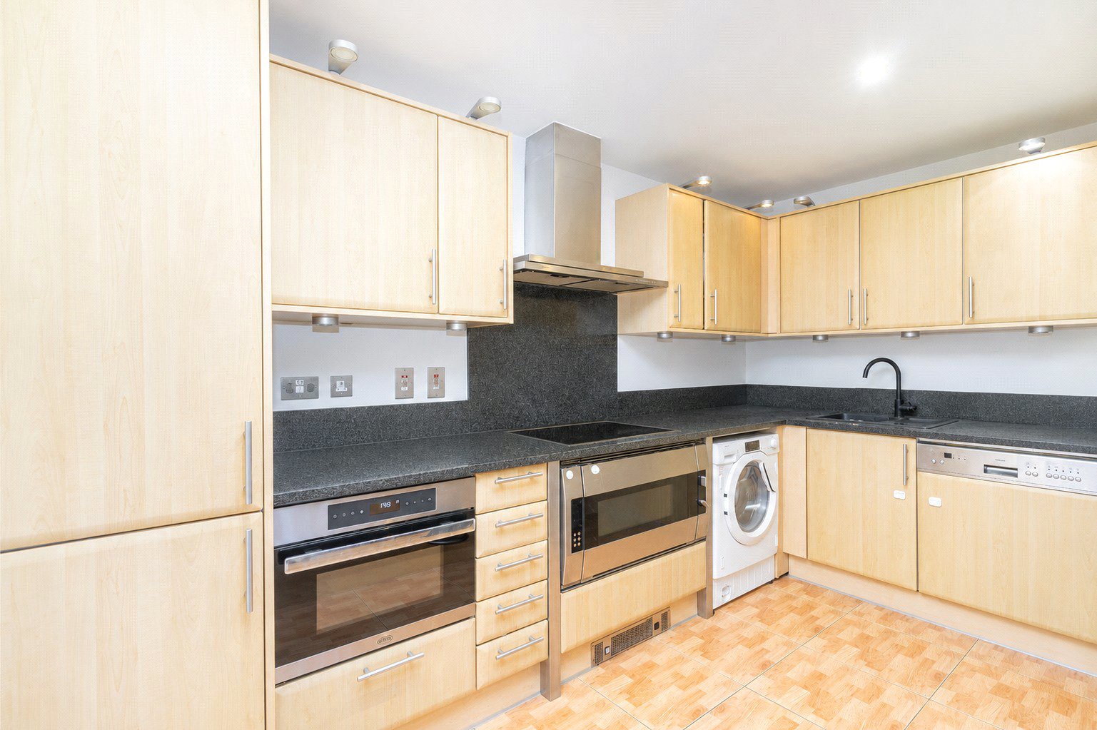 Flagstaff House, St. George Wharf, Vauxhall, SW8, photo 2