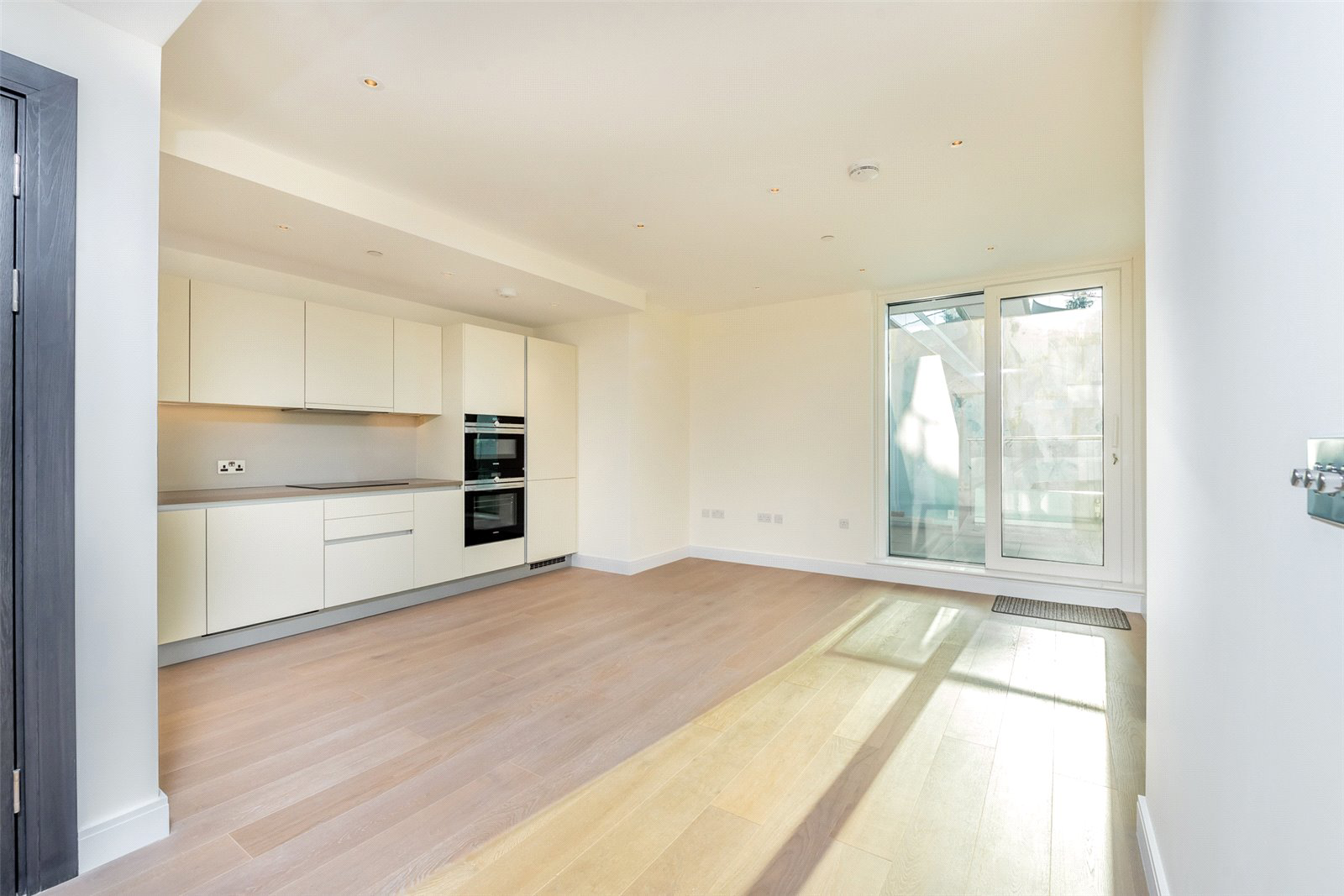 Cascade Court, Vista, 1 Sopwith Way, SW11, photo 5