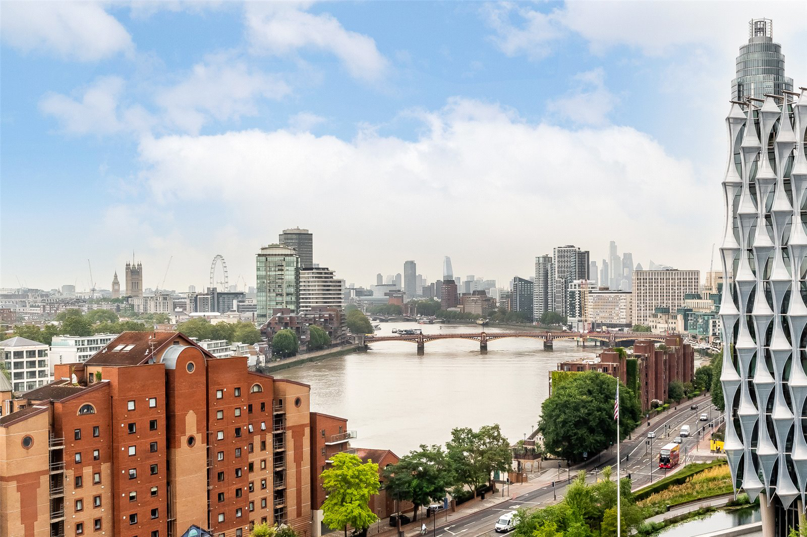 Ambassador Building, Embassy Gardens, Nine Elms, SW11, photo 2