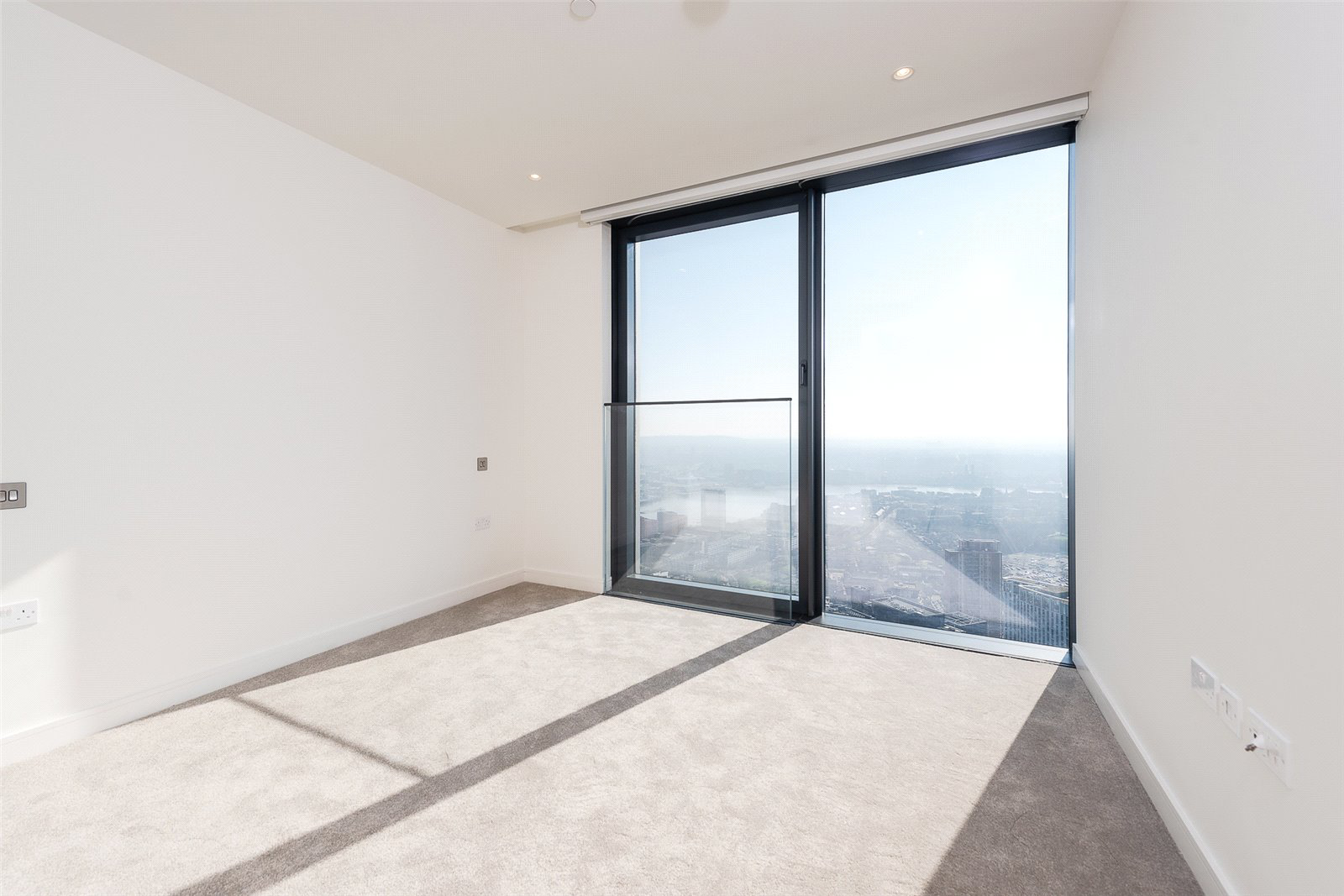 Hampton Tower, 75 Marsh Wall, Canary Wharf, E14, photo 8