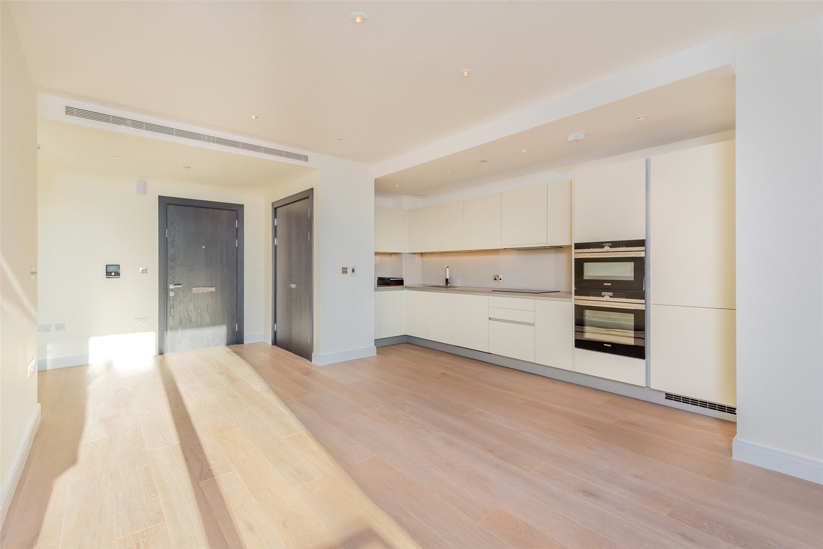 Cascade Court, Vista, 1 Sopwith Way, SW11, photo 8
