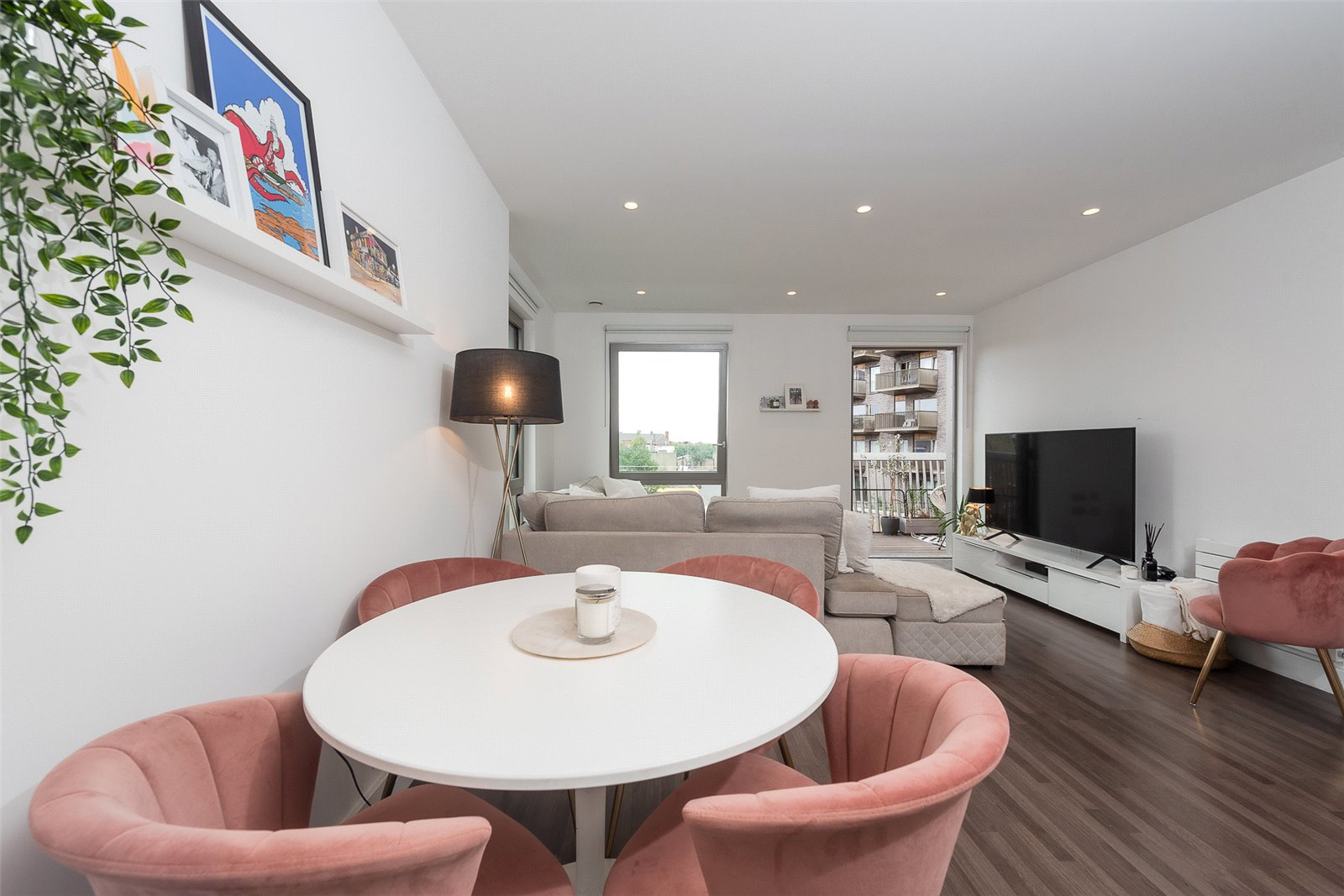 1 Bywell Place, Rathbone Market, Canning Town, E16, photo 5