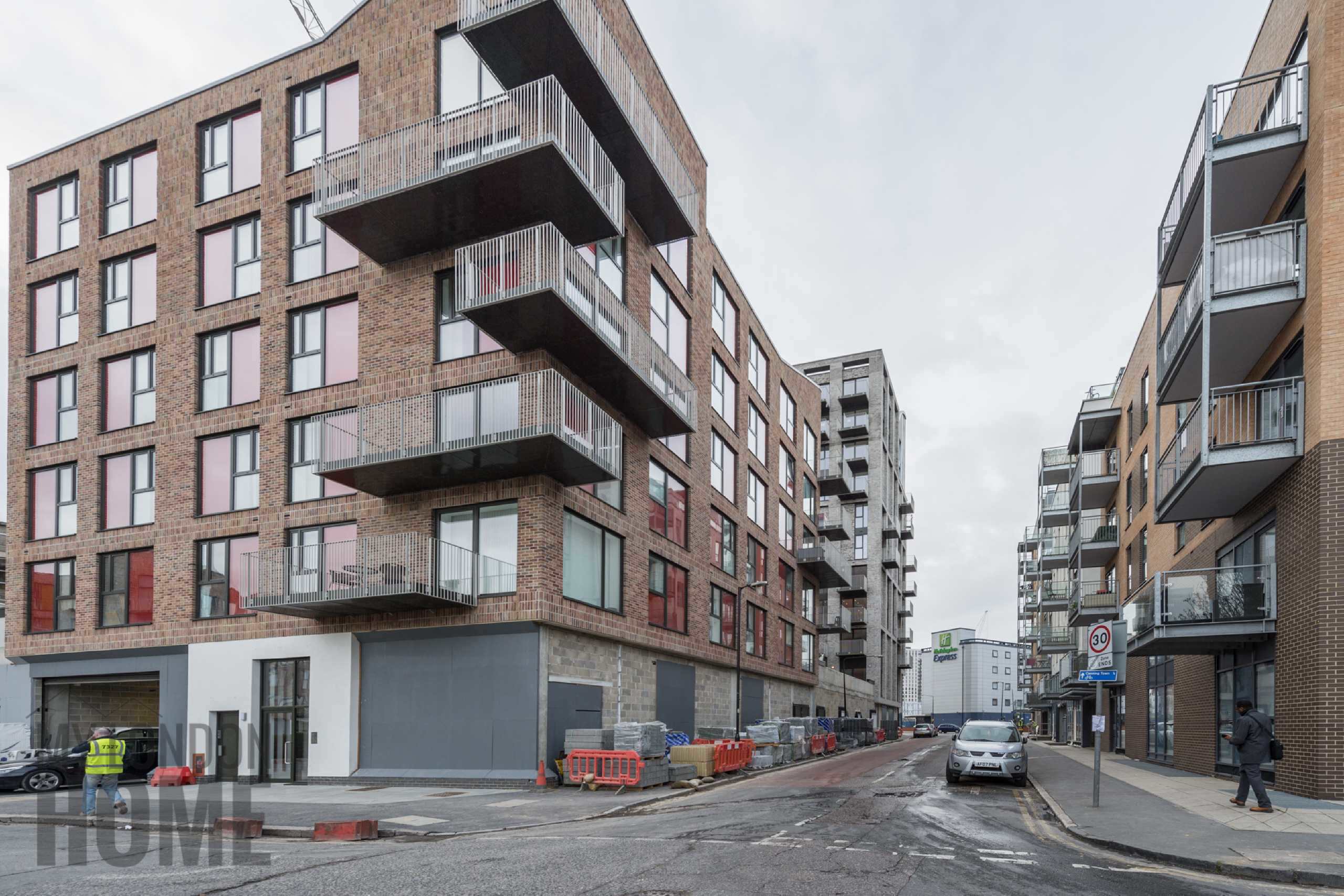 Royal Gateway, Royal Docks, London, E16, photo 7