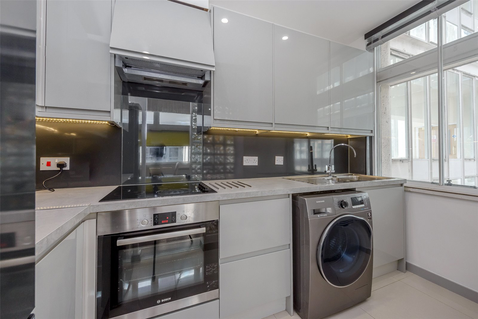 Metro Central Heights, 119 Newington Causeway, Elephant & Castle, SE1, photo 2