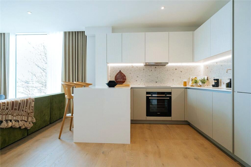 Hurlingham Waterfront, Herland Gardens, Wandsworth Bridge Road, SW6, photo 2