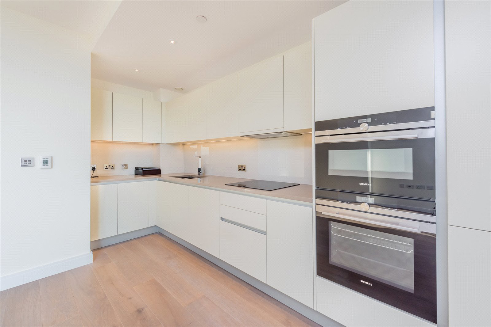 Cascade Court, Vista, 1 Sopwith Way, SW11, photo 3