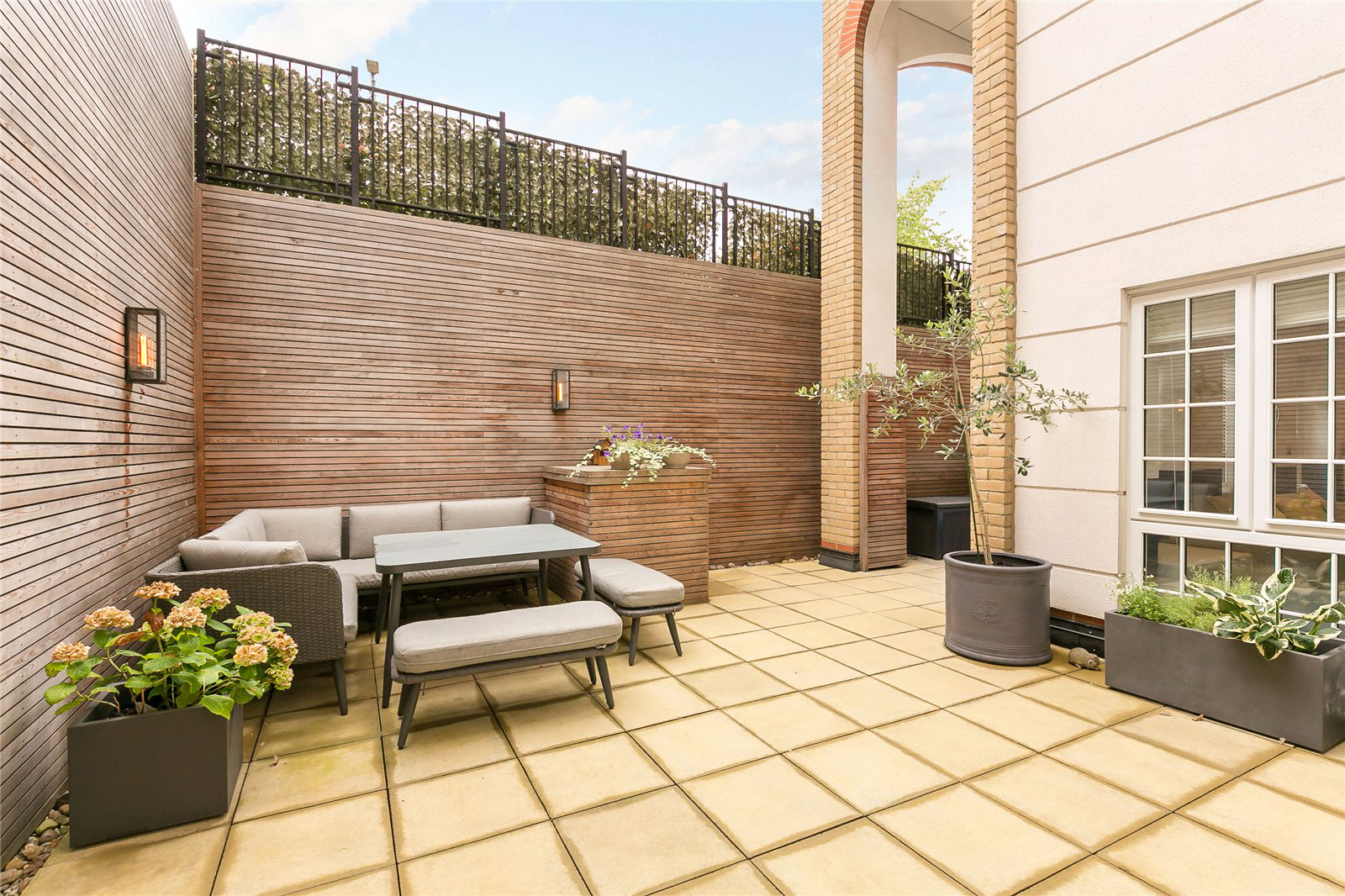 Hampton Row, 463 Upper Richmond Road, Barnes, SW15, photo 2