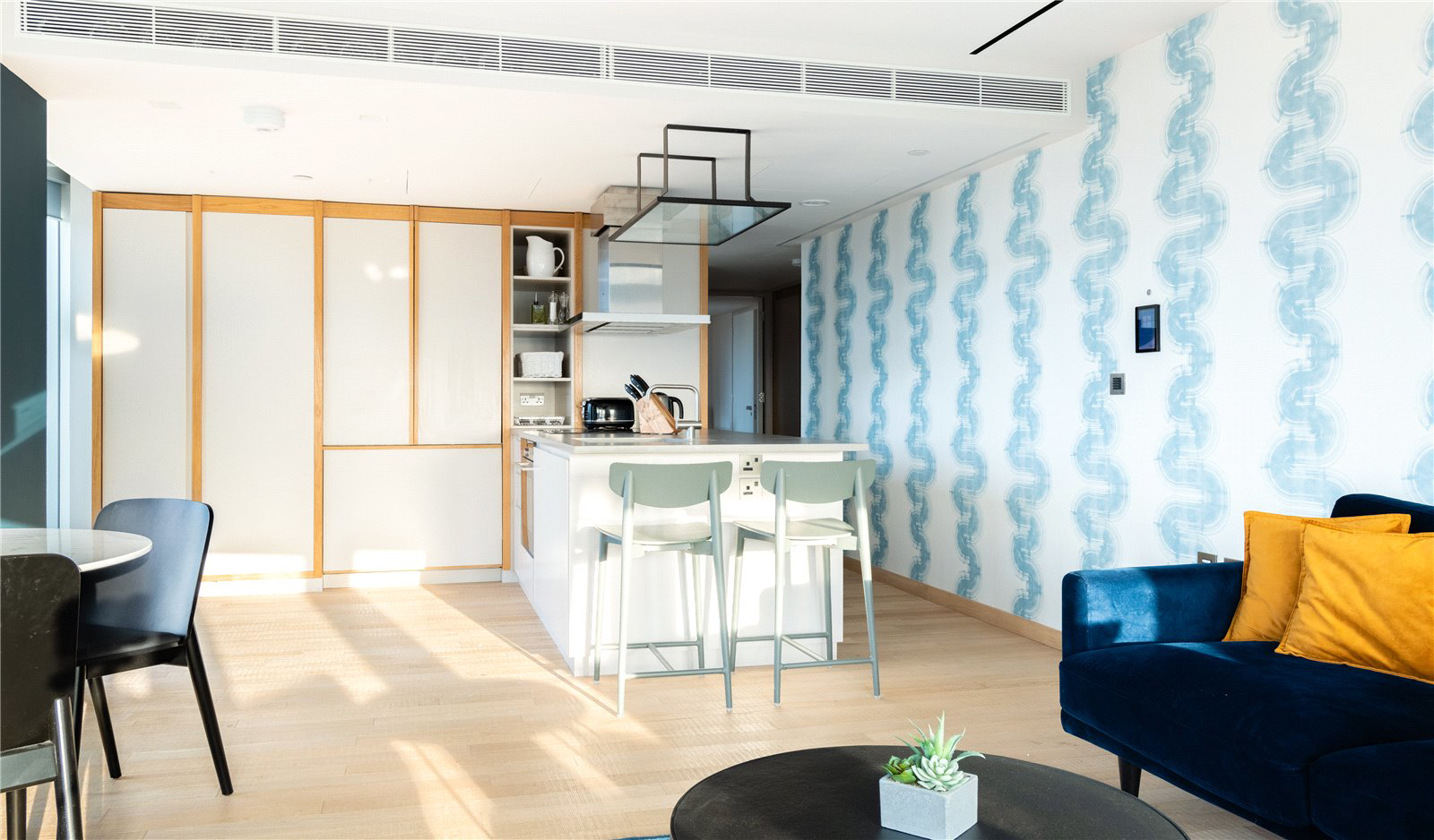 Manhattan Loft Gardens, 22 International Way, Stratford, E20, photo 4