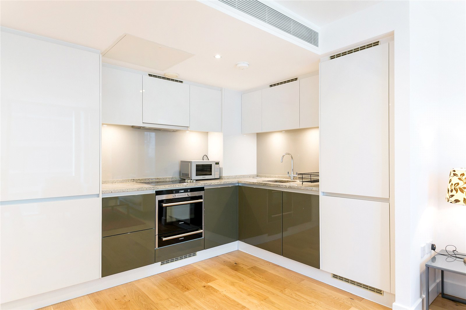 Landmark West Tower, 22 Marsh Wall, Canary Wharf, E14, photo 6