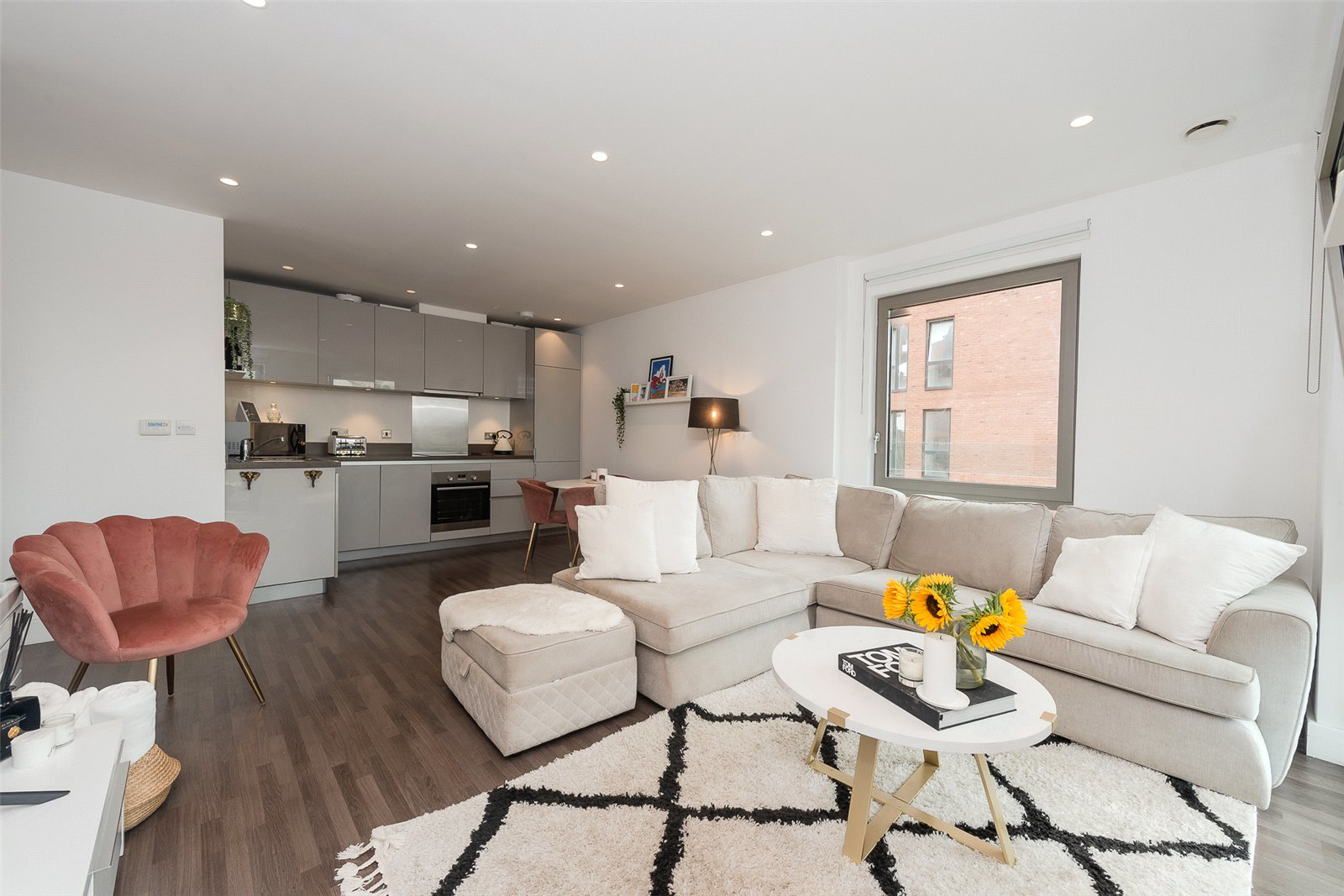 1 Bywell Place, Rathbone Market, Canning Town, E16, photo 6