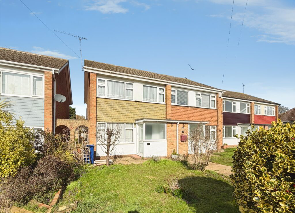 Waverley Gardens, Grays, RM16