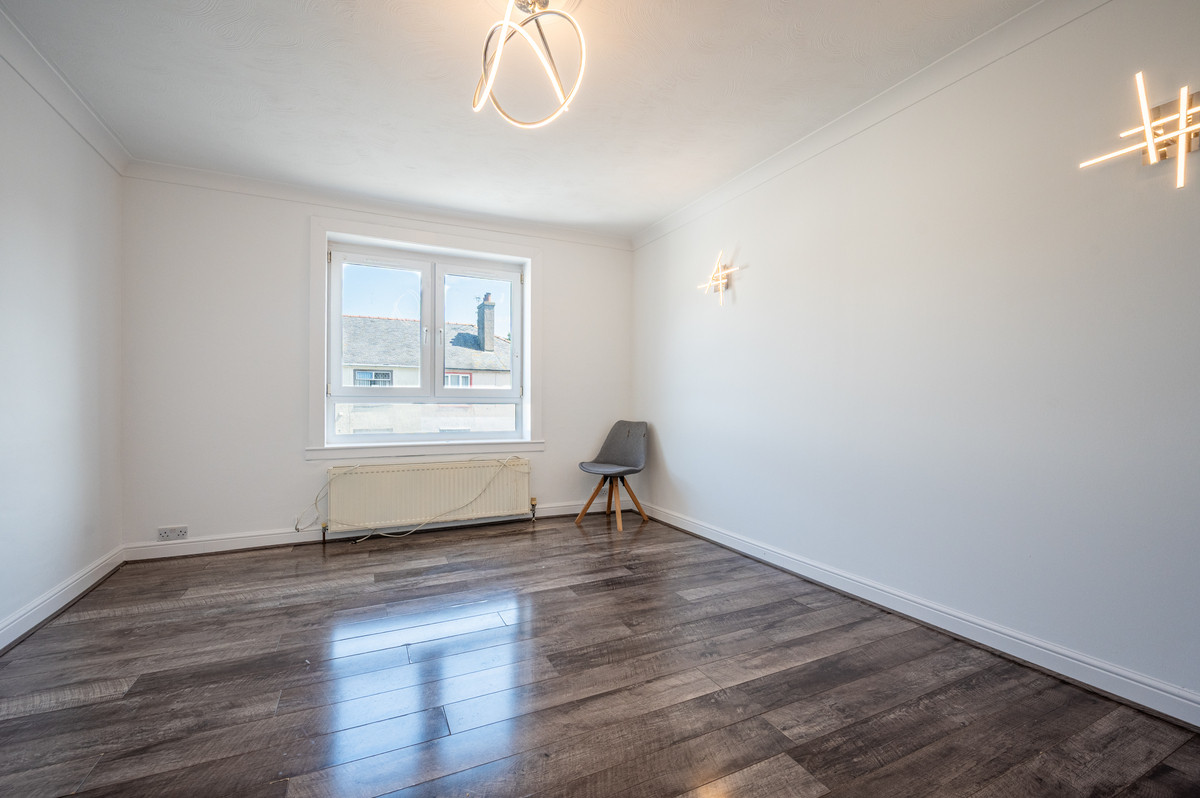 Dirrans Terrace, Kilwinning KA13, photo 2