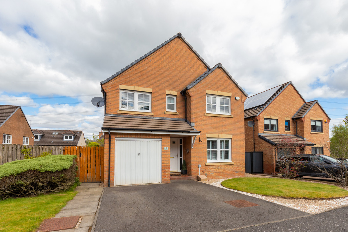 8 Kingsmuir Drive, Cumbernauld G68 9FB, photo 3