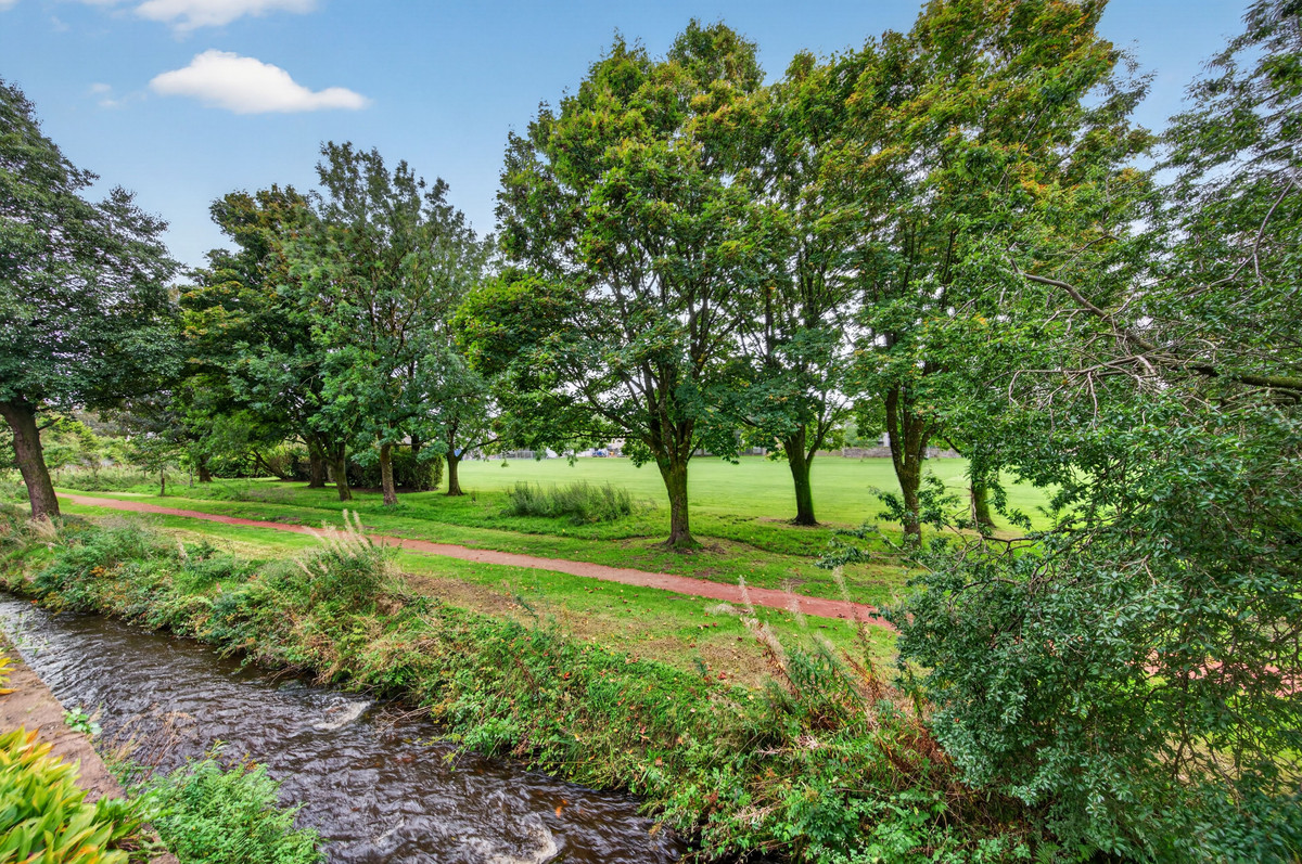 Park View, Strathaven, ML10, photo 16