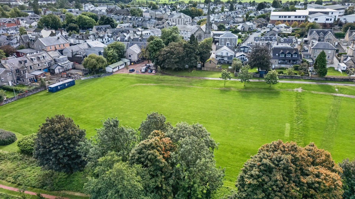 Park View, Strathaven, ML10, photo 2