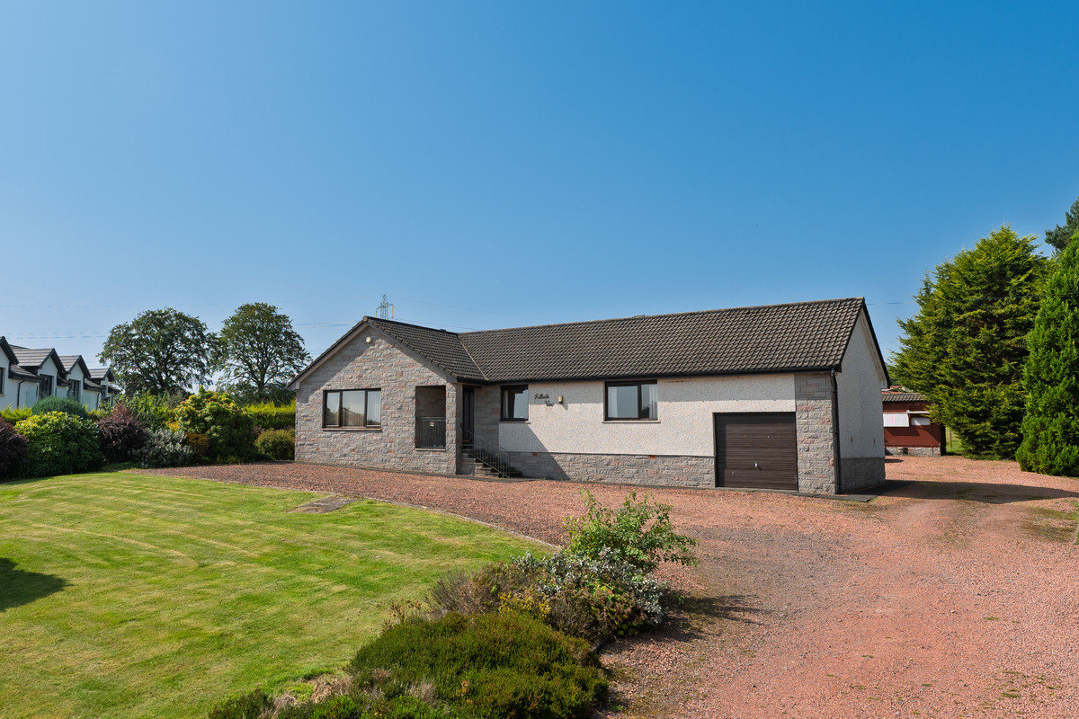 New Trows Road, Lesmahagow, ML11