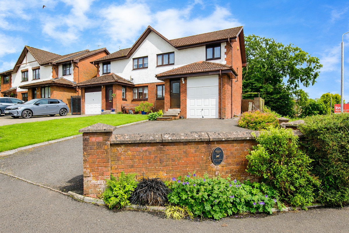 saddlers Gate, Strathaven, ML10