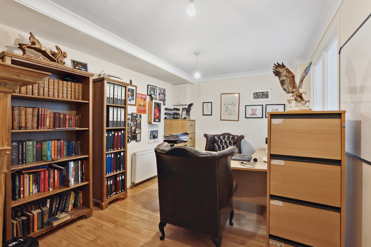 Clem Attlee Gardens, Larkhall, ML9, photo 22
