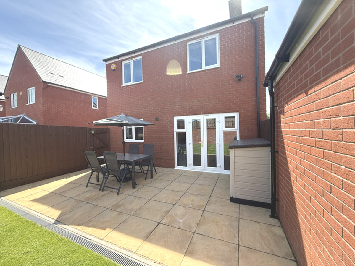Badger Road, Thornbury, BS35, photo 16