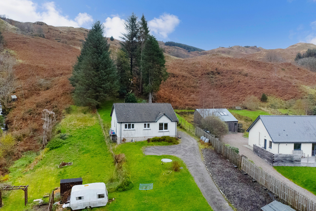 Sarin Noi, ford, Lochgilphead